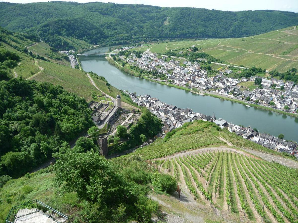 Die Ferienwohnung Lindenhof Zell an der Mosel Exterior photo